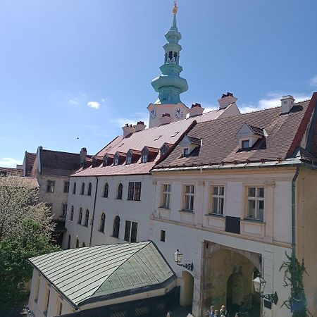 Krasny Byt S Vyhladmi V Historickom Centre Bratislava Pokoj fotografie