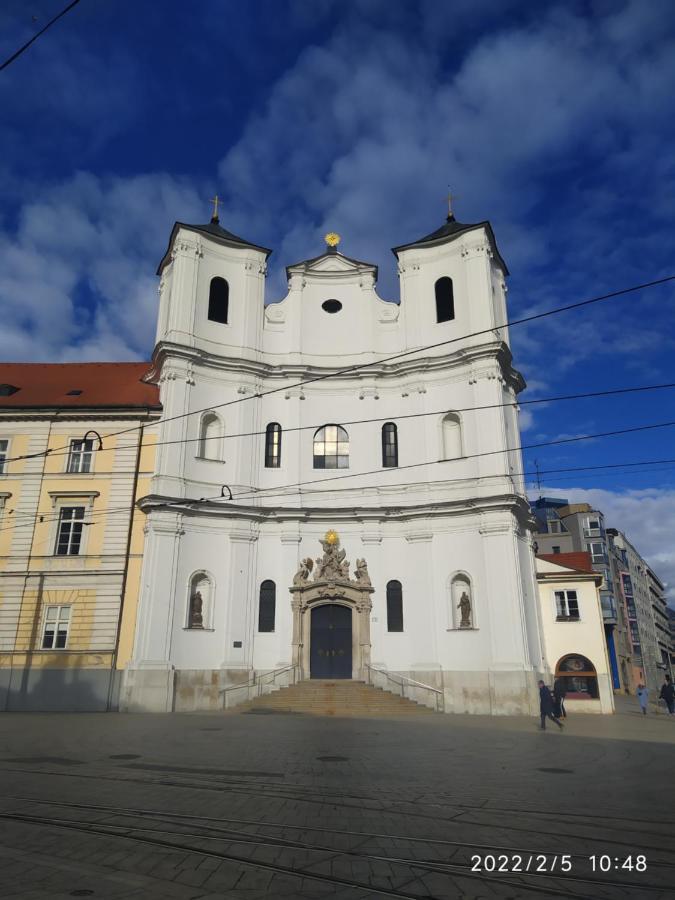 Krasny Byt S Vyhladmi V Historickom Centre Bratislava Exteriér fotografie